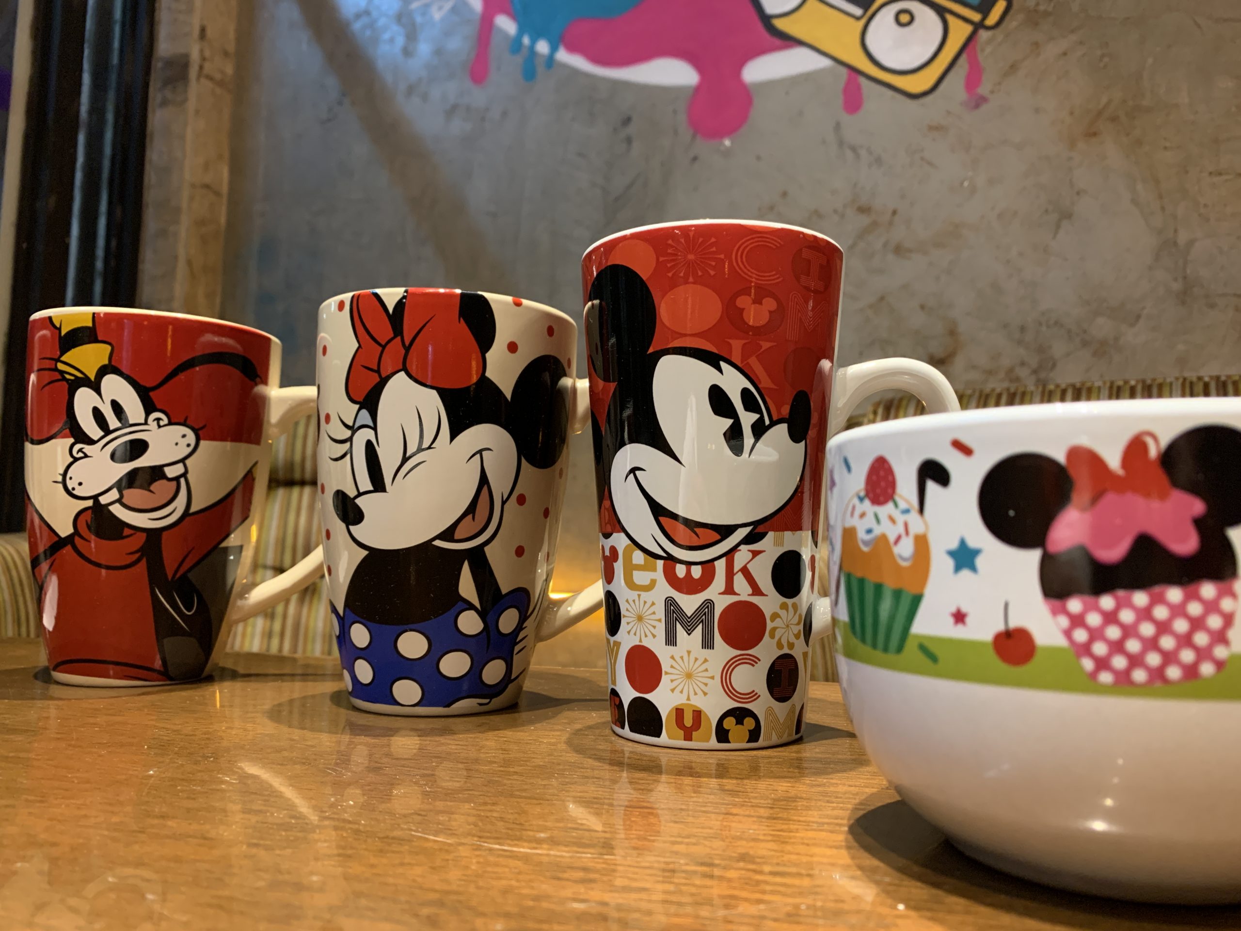 Taza Disney Mickey & Friends Alta con Cocoa Galeria Dc